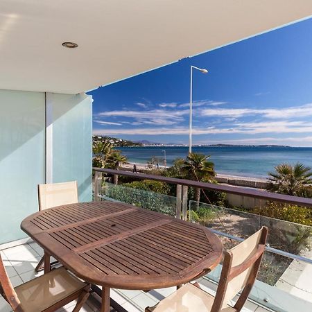 Bright Two Bedroomed Apartment On The Beach In Cannes With Huge Terrace With Fabulous Sea Views - 2001 Exterior photo