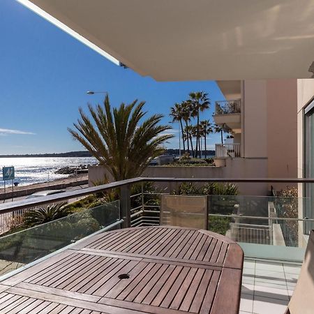 Bright Two Bedroomed Apartment On The Beach In Cannes With Huge Terrace With Fabulous Sea Views - 2001 Exterior photo